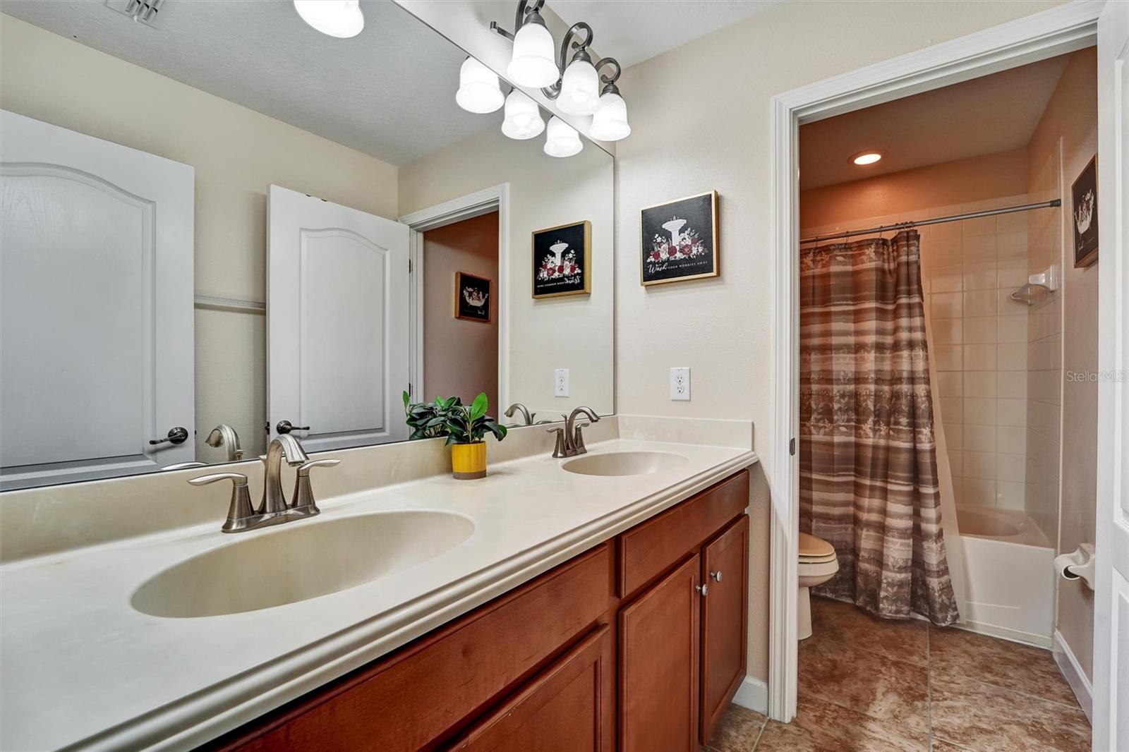 Image 19 of 33 For 20420 Autumn Fern Avenue