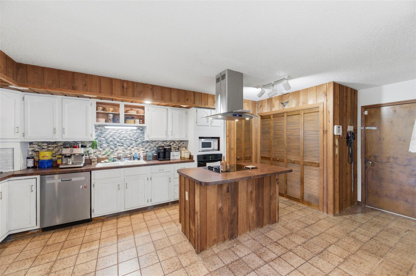 Image 12 of 30 For 8390 Dunnellon Road