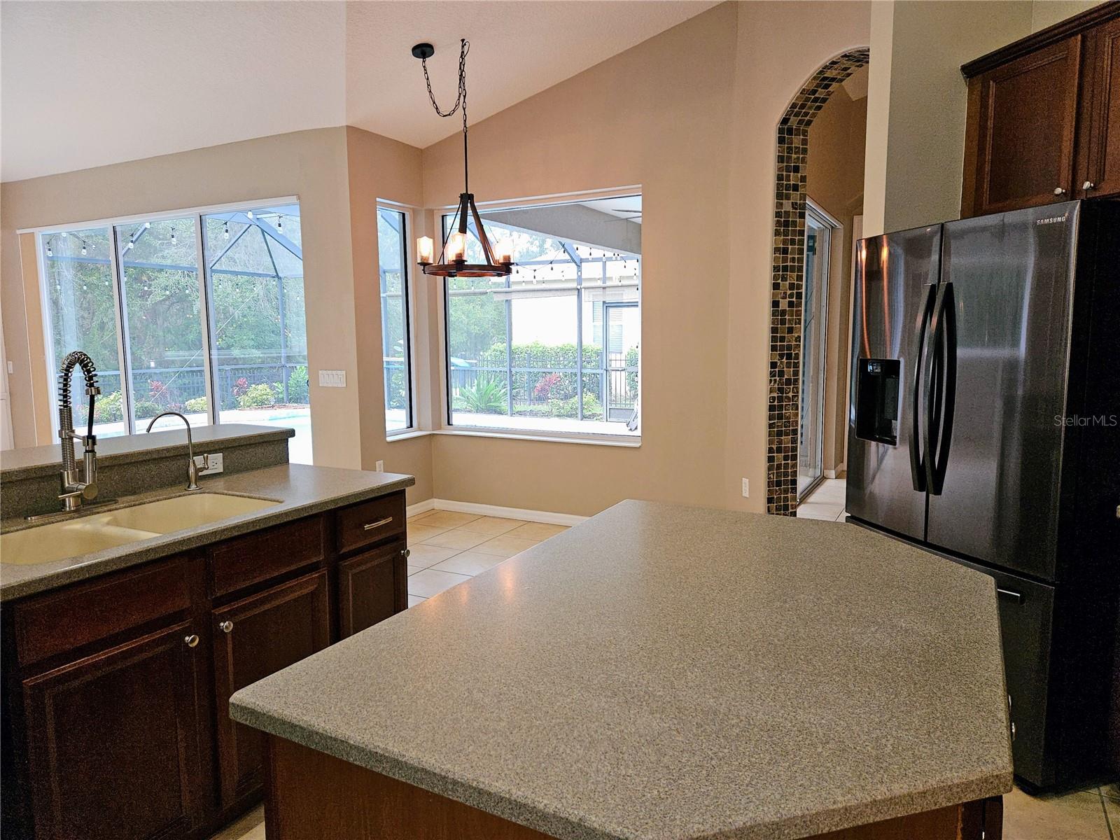 Image 16 of 60 For 12538 Cara Cara Loop