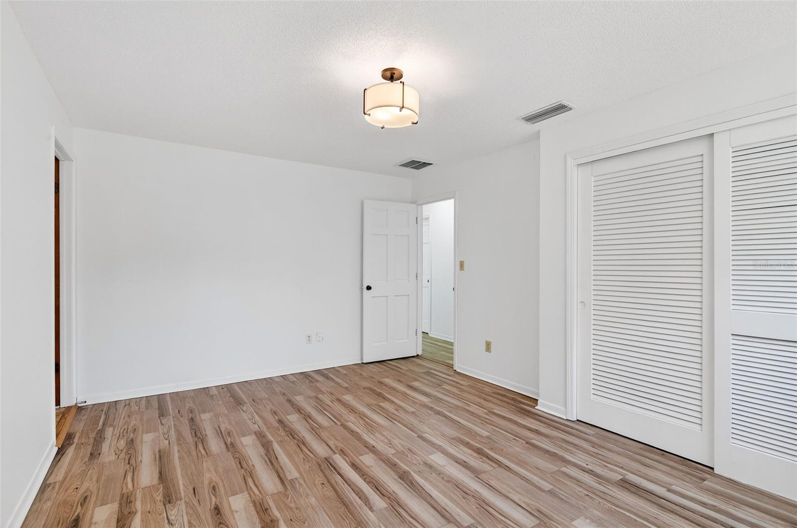 Image 33 of 60 For 1520 Keene Road