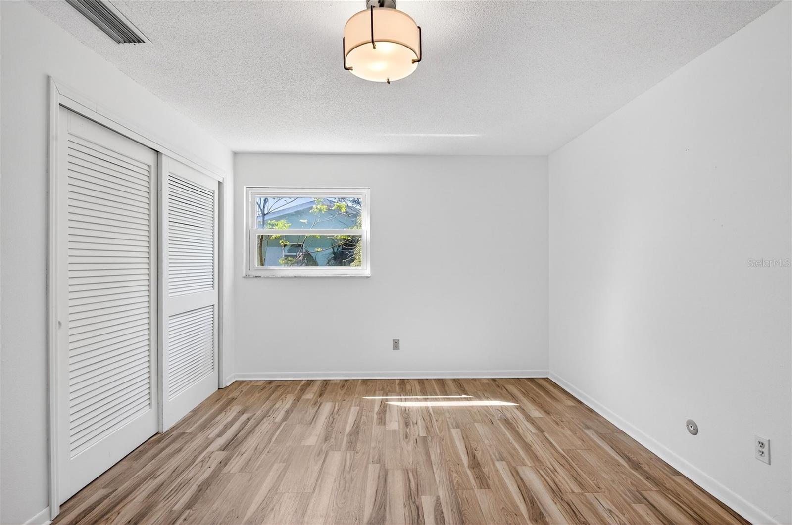 Image 34 of 60 For 1520 Keene Road