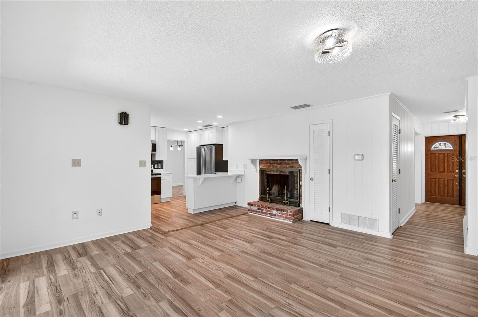 Image 5 of 60 For 1520 Keene Road