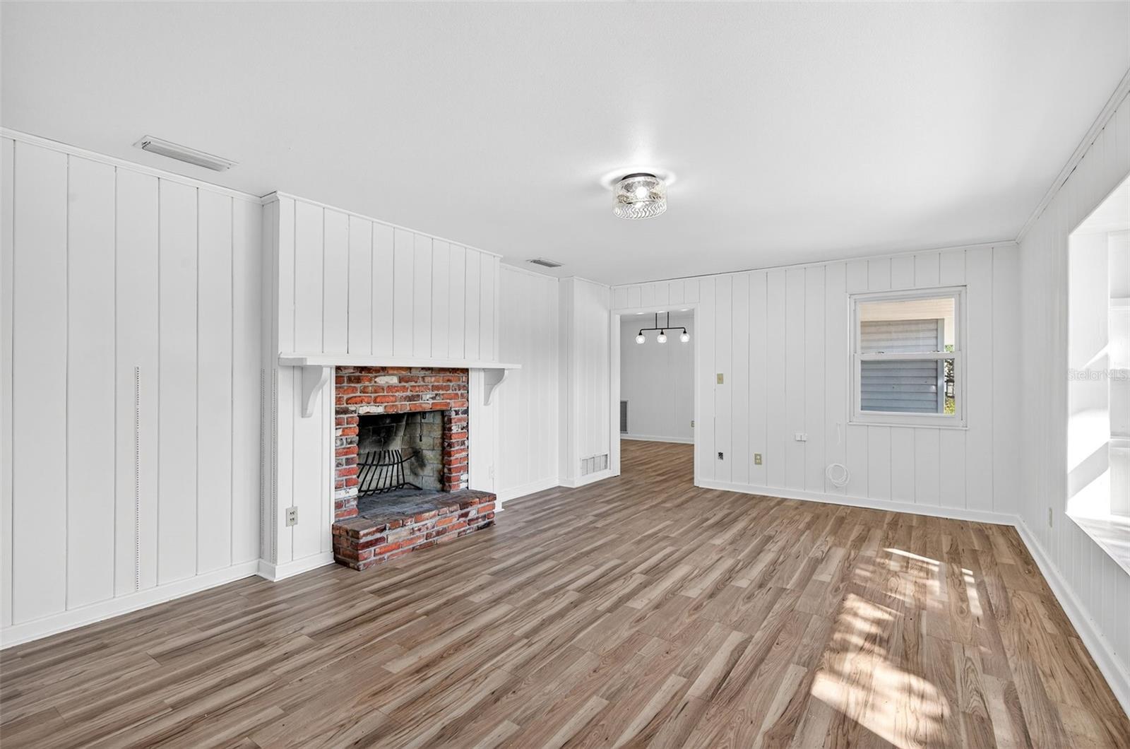 Image 7 of 60 For 1520 Keene Road