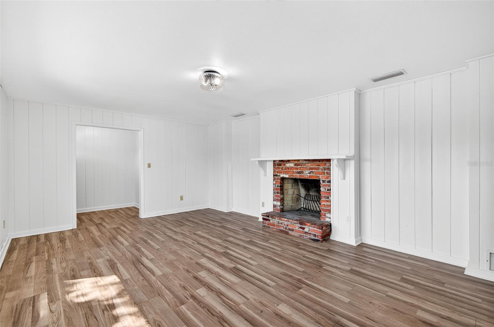 Image 9 of 60 For 1520 Keene Road