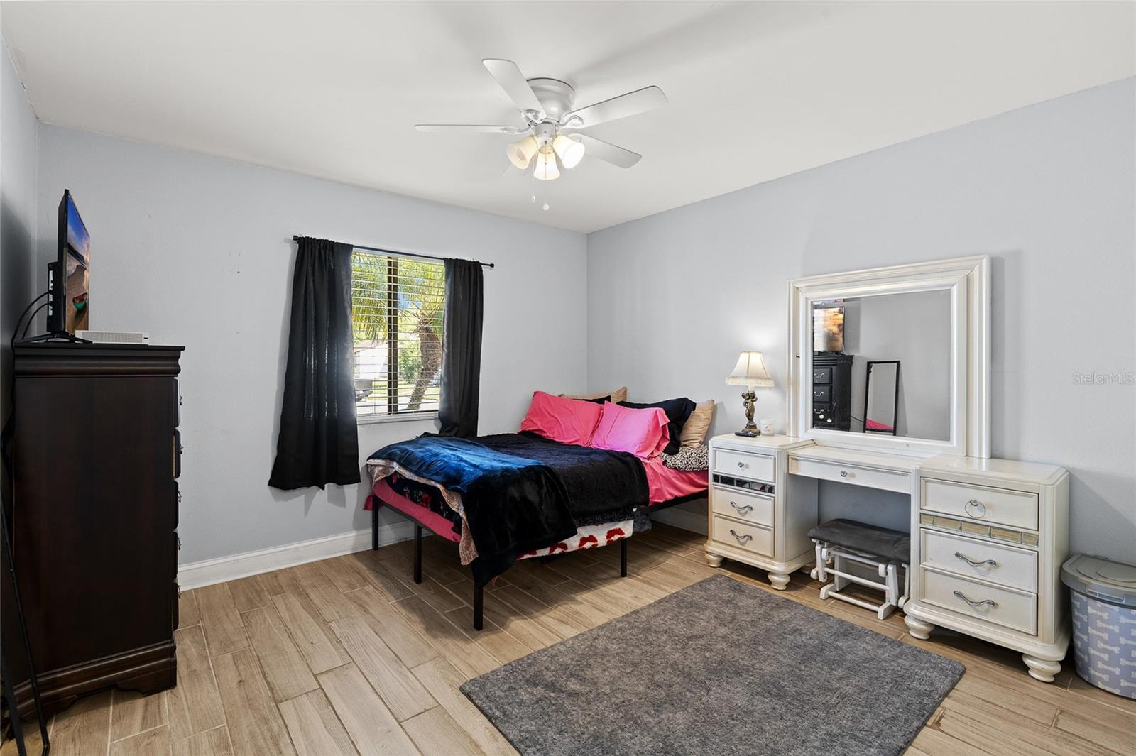 Image 25 of 30 For 2130 Bancroft Place E