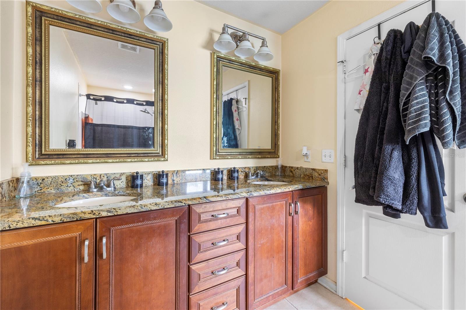 Image 23 of 57 For 26645 Castleview Way