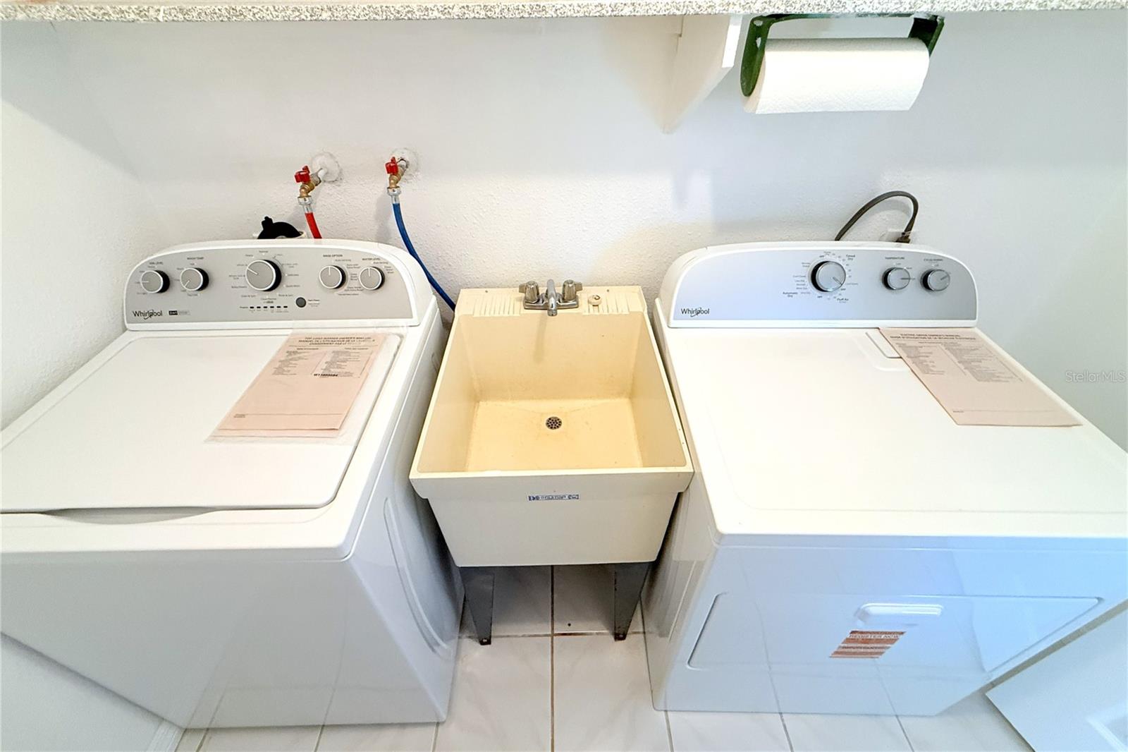 Listing photo id 18 for 3407 Honeymoon Lane