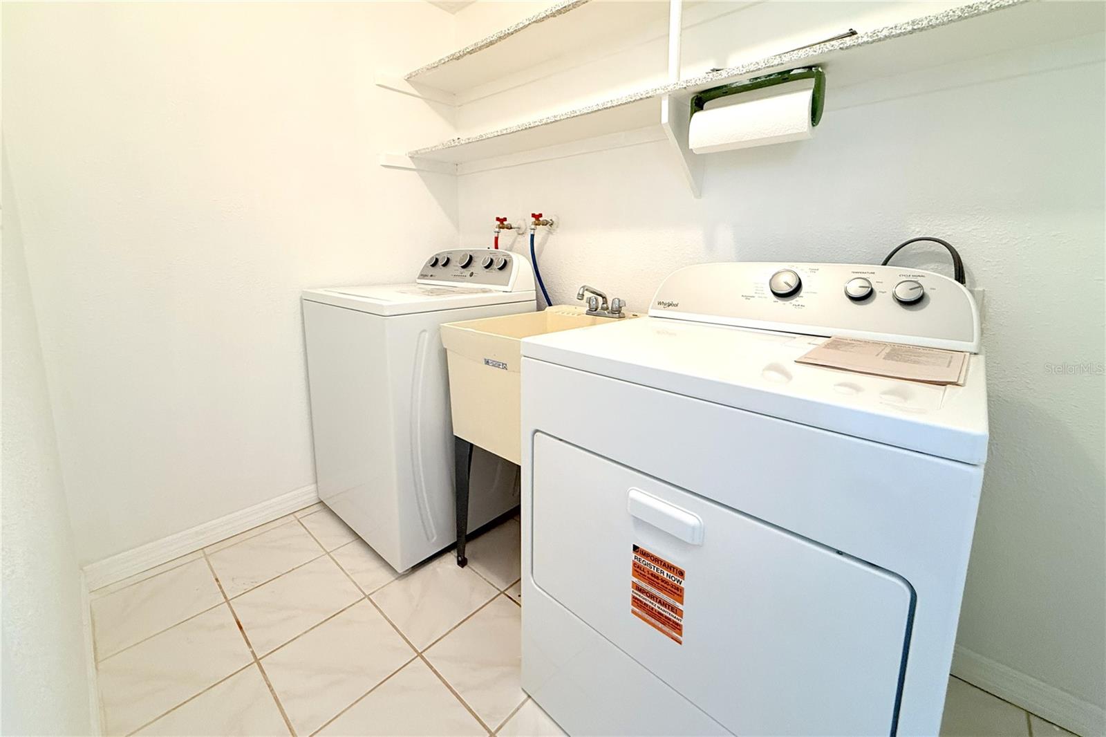 Listing photo id 19 for 3407 Honeymoon Lane