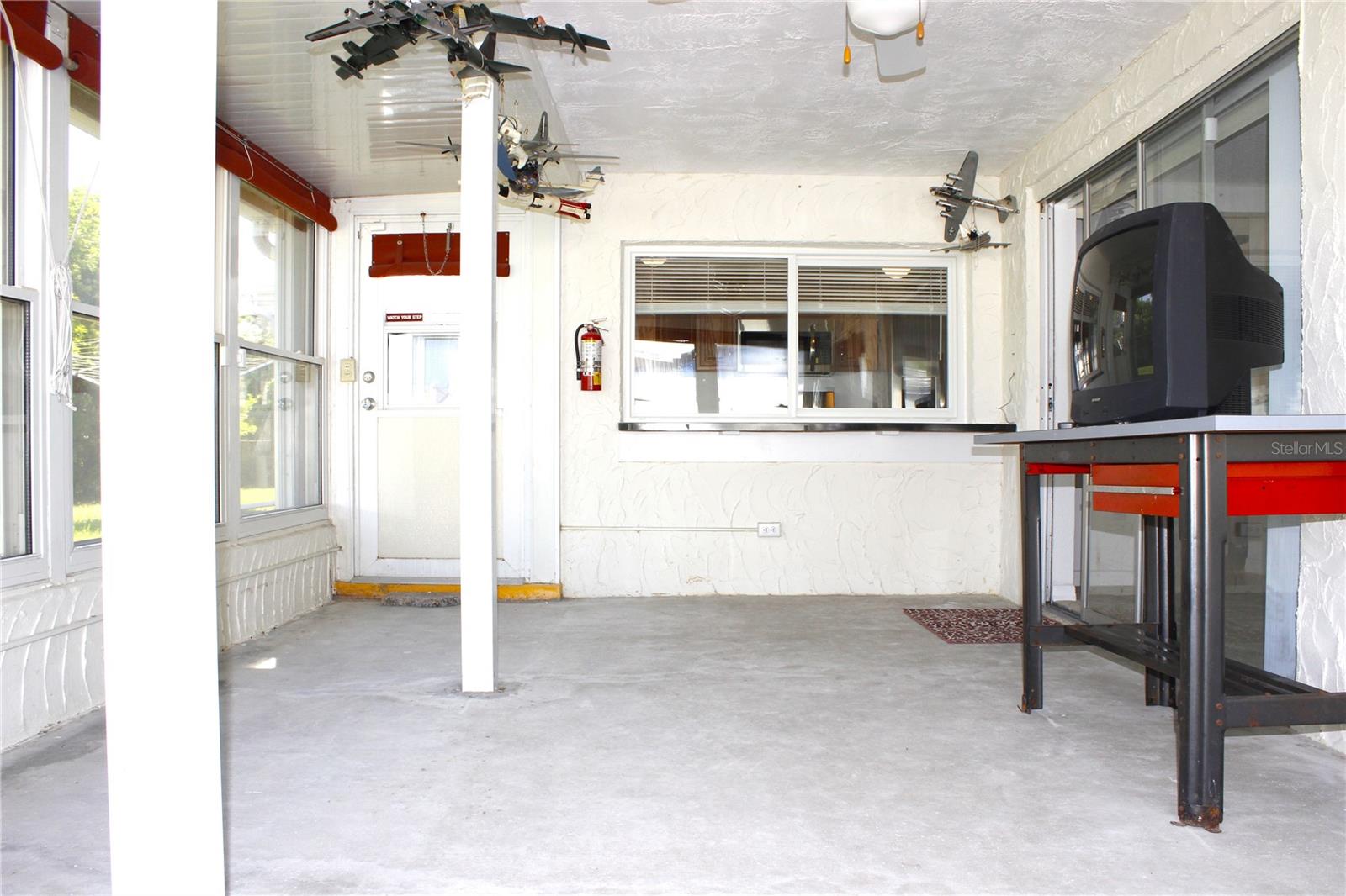 Listing photo id 40 for 3407 Honeymoon Lane