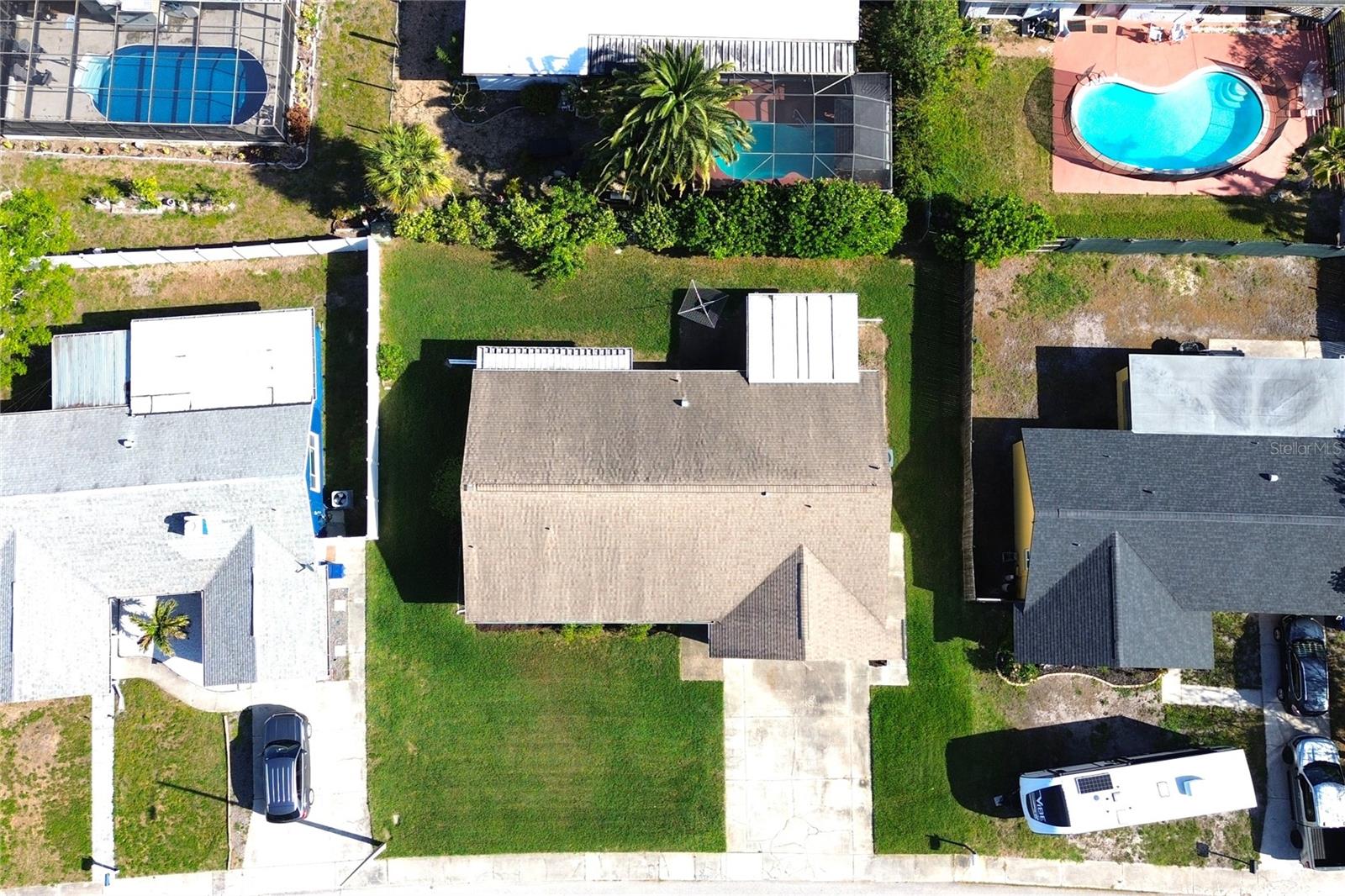 Listing photo id 49 for 3407 Honeymoon Lane