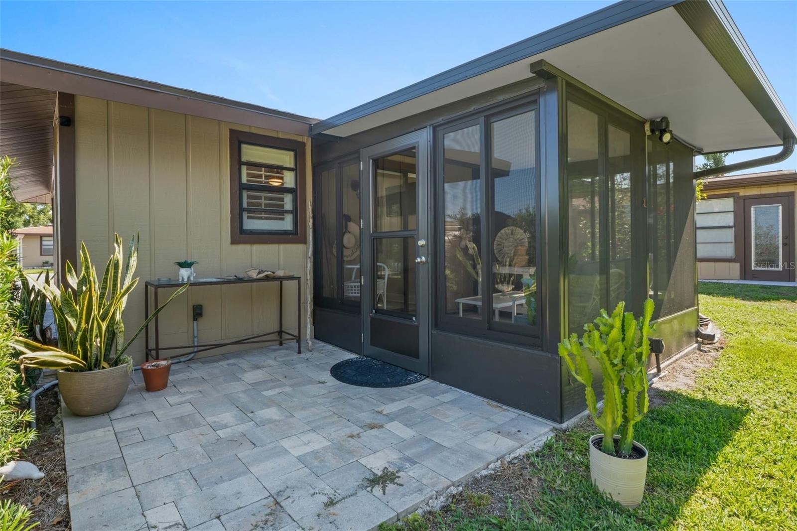 Image 10 of 12 For 1980 Tahitian Place 39