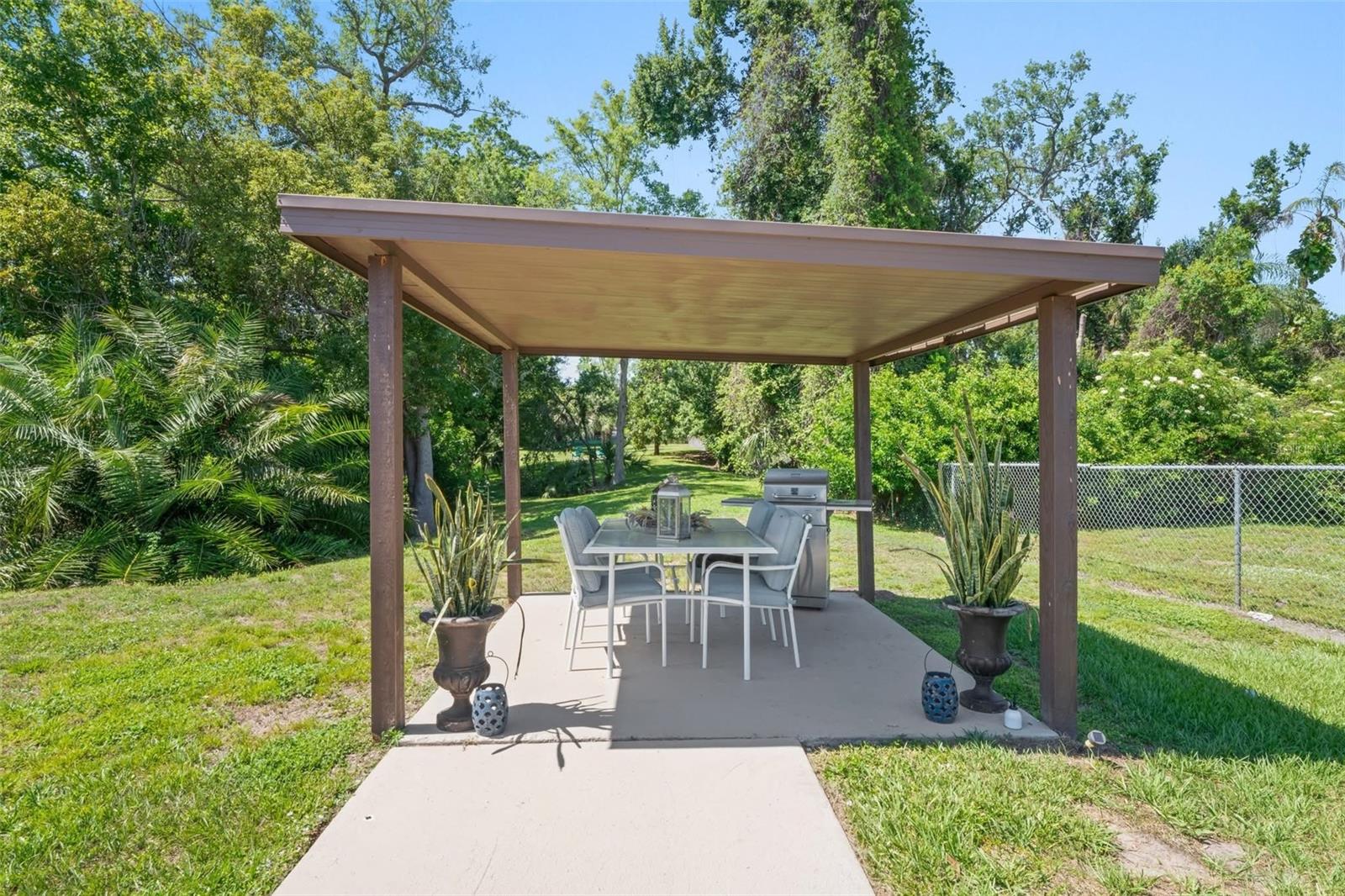 Image 8 of 12 For 1980 Tahitian Place 39