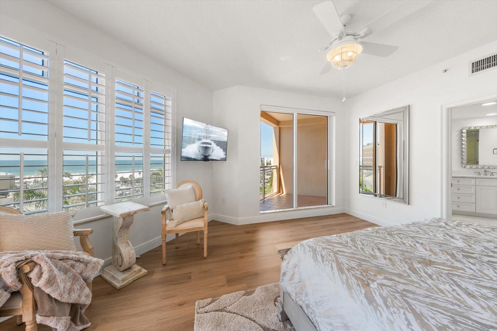 Image 10 of 48 For 521 Mandalay Avenue 701