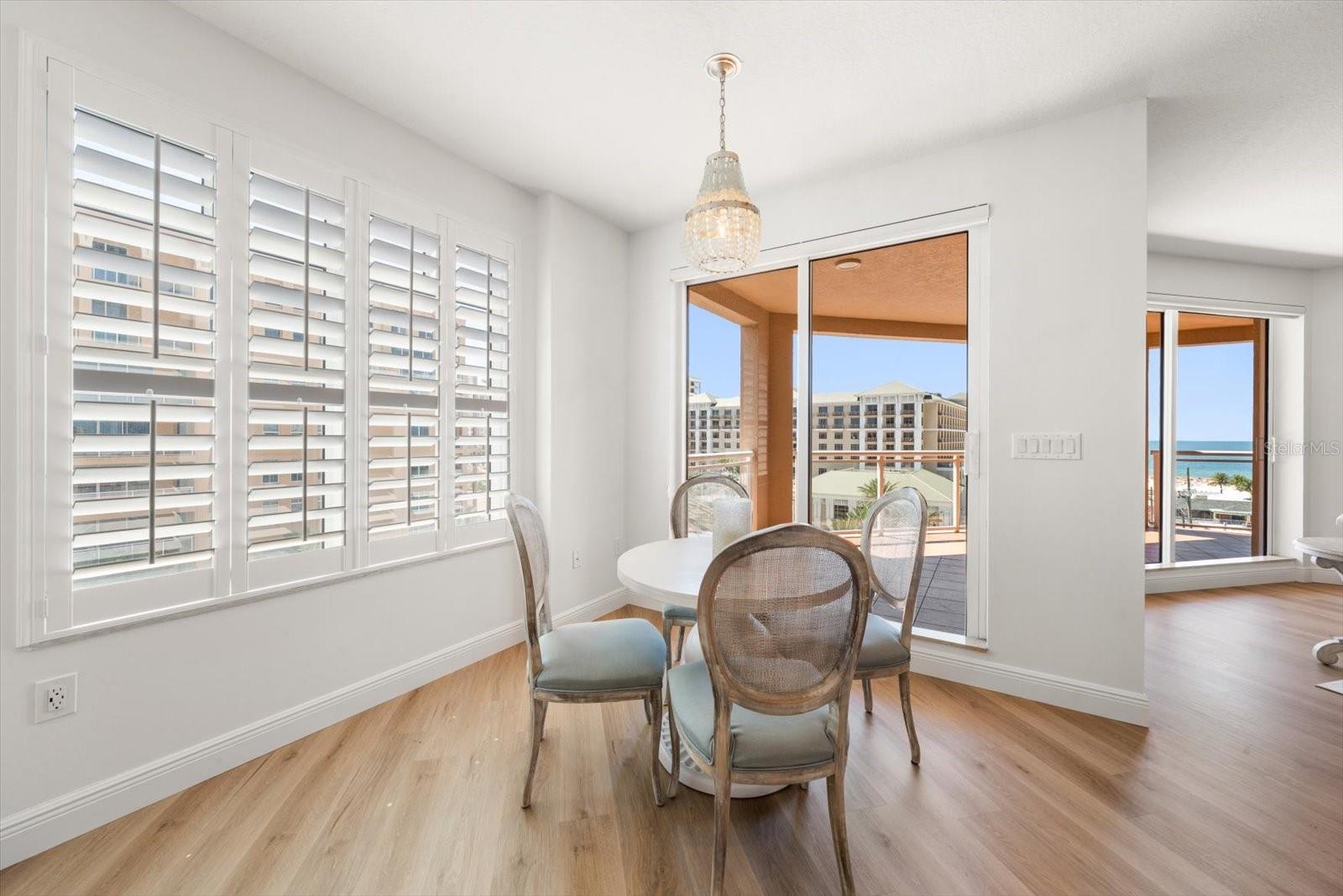 Image 14 of 48 For 521 Mandalay Avenue 701