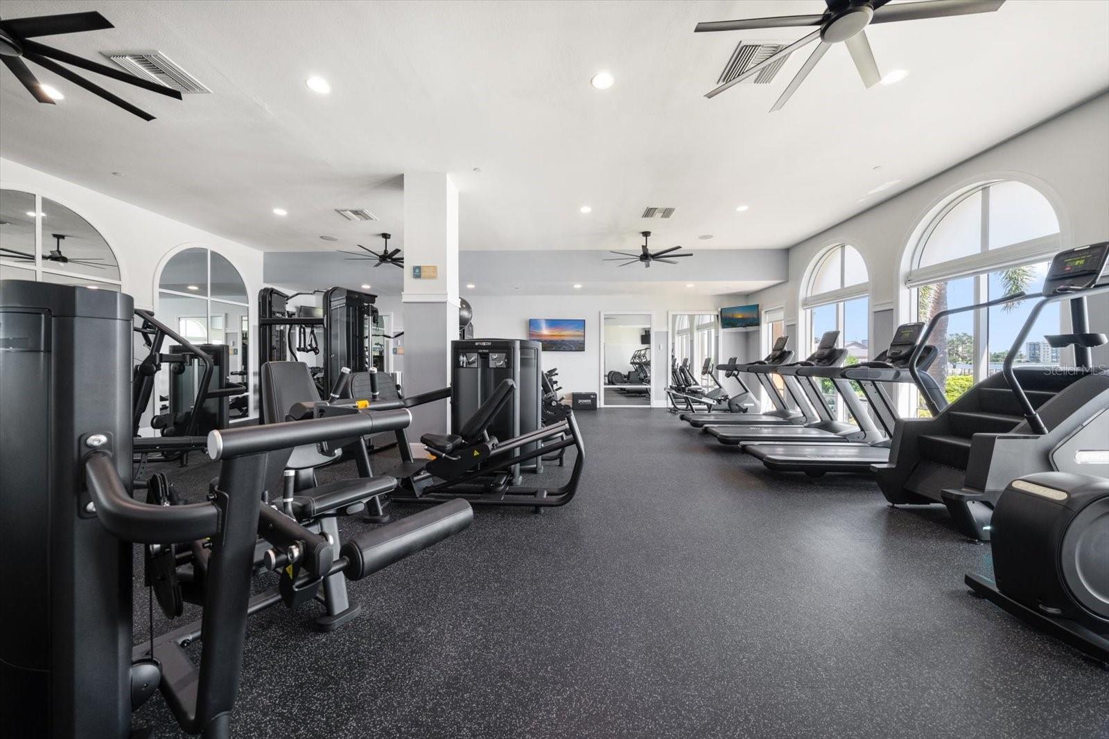 Image 43 of 48 For 521 Mandalay Avenue 701