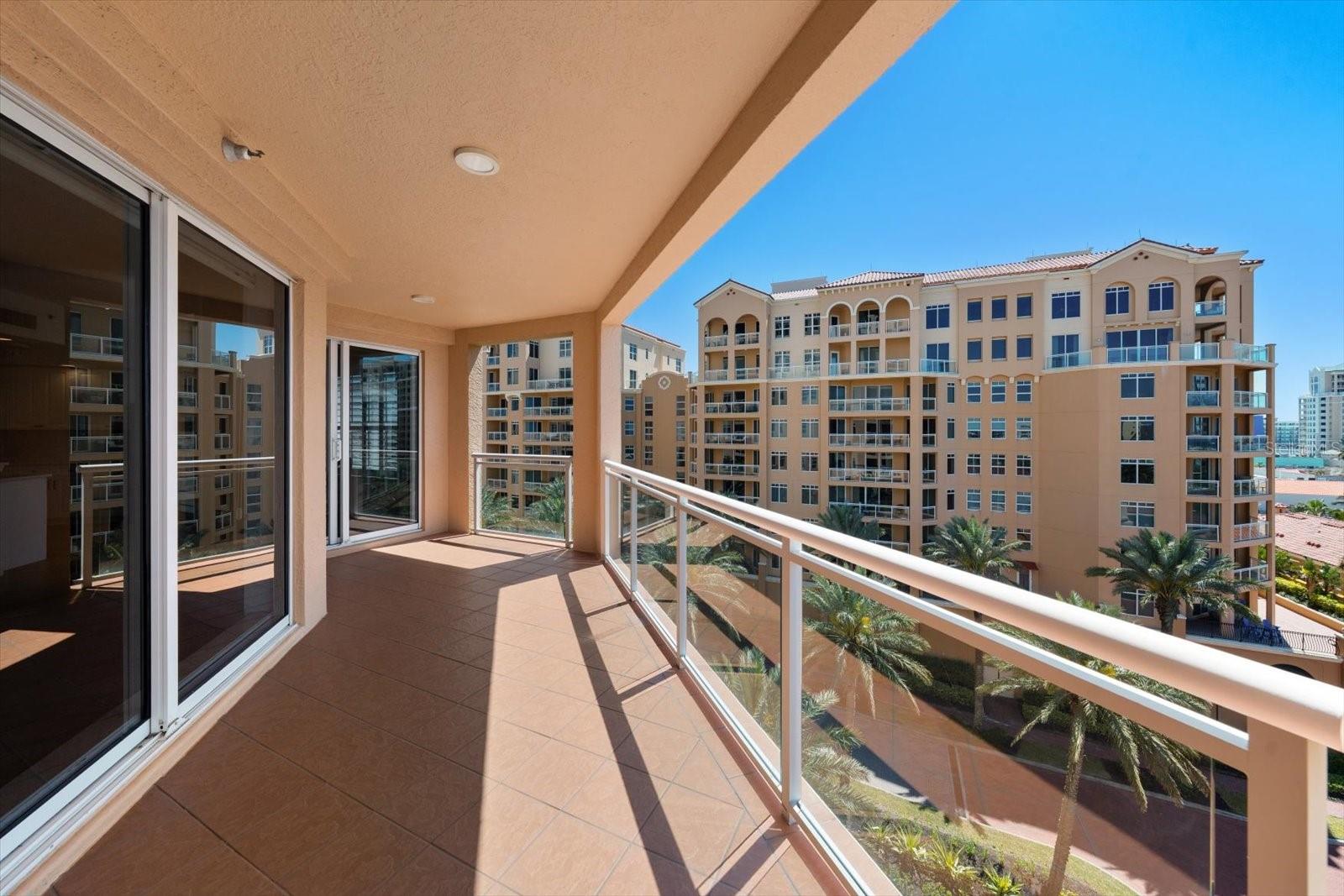 Image 5 of 48 For 521 Mandalay Avenue 701