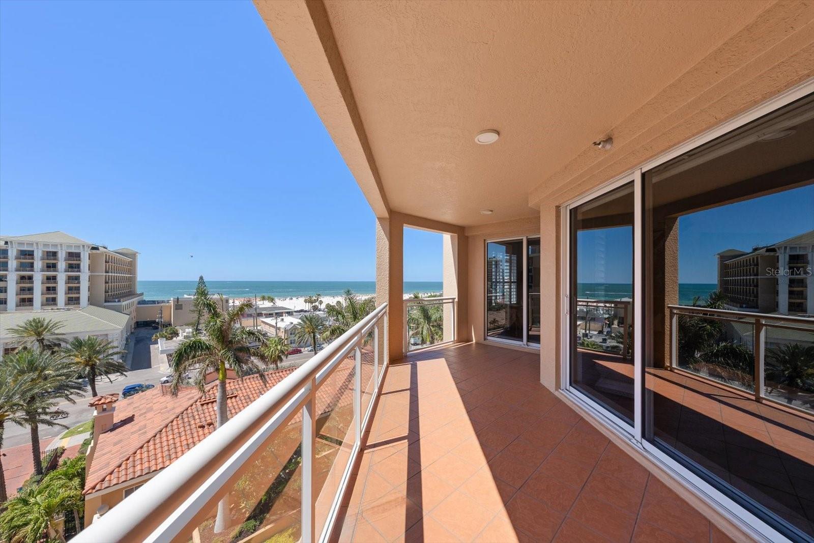 Image 7 of 48 For 521 Mandalay Avenue 701