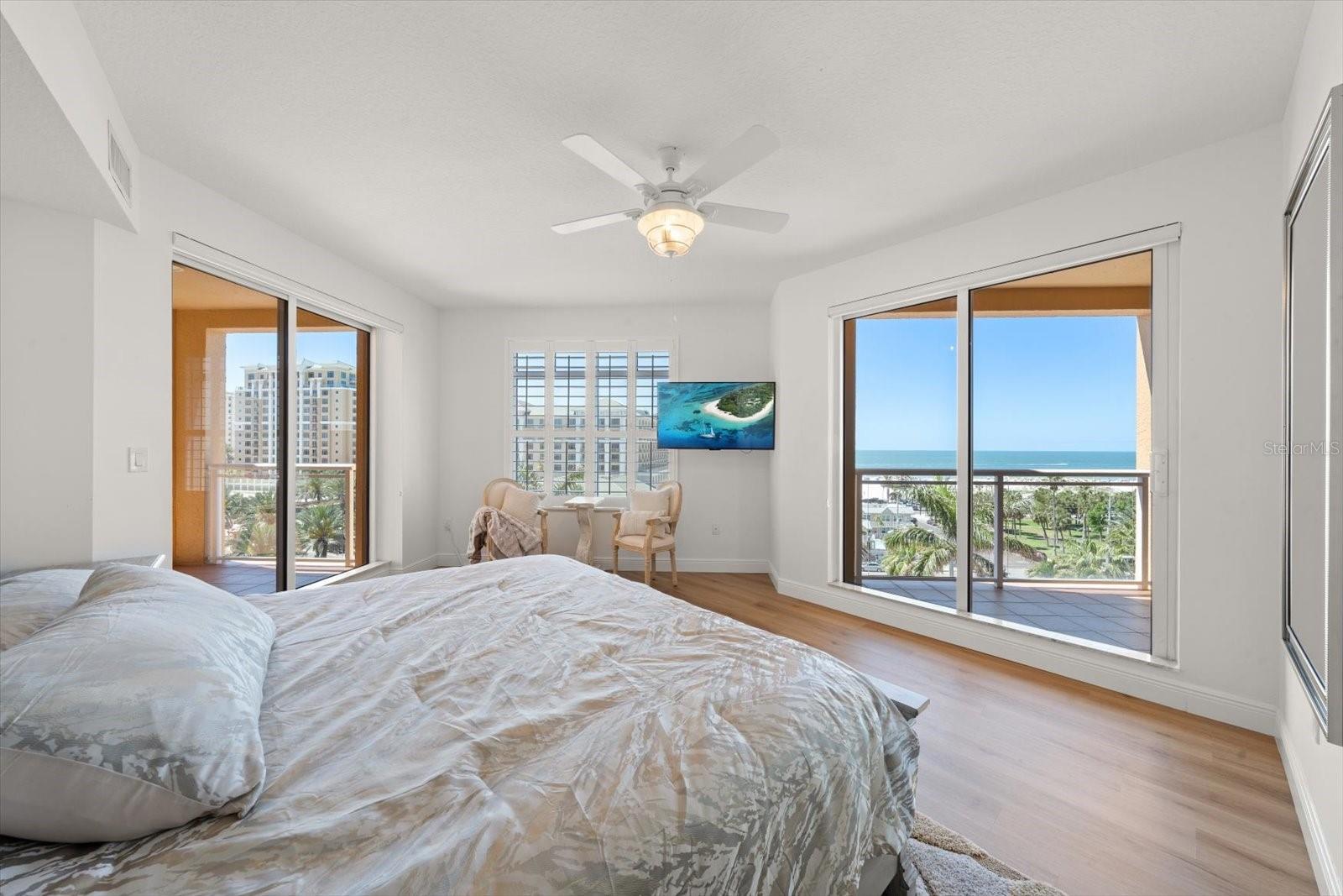 Image 8 of 48 For 521 Mandalay Avenue 701