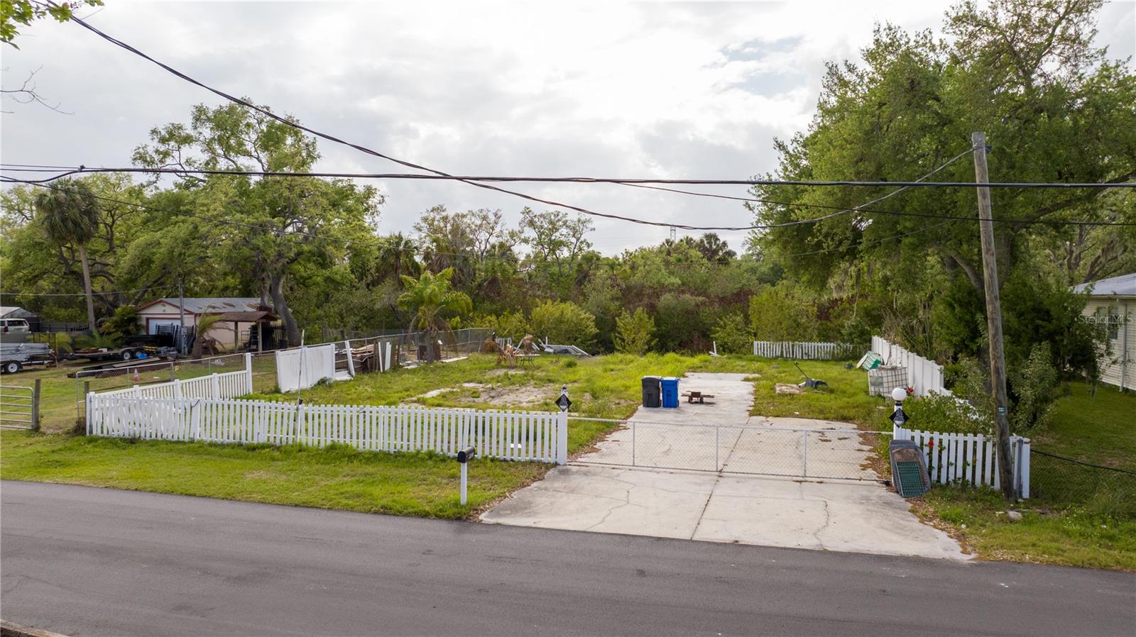 Image 2 of 9 For 9923 Alavista Drive