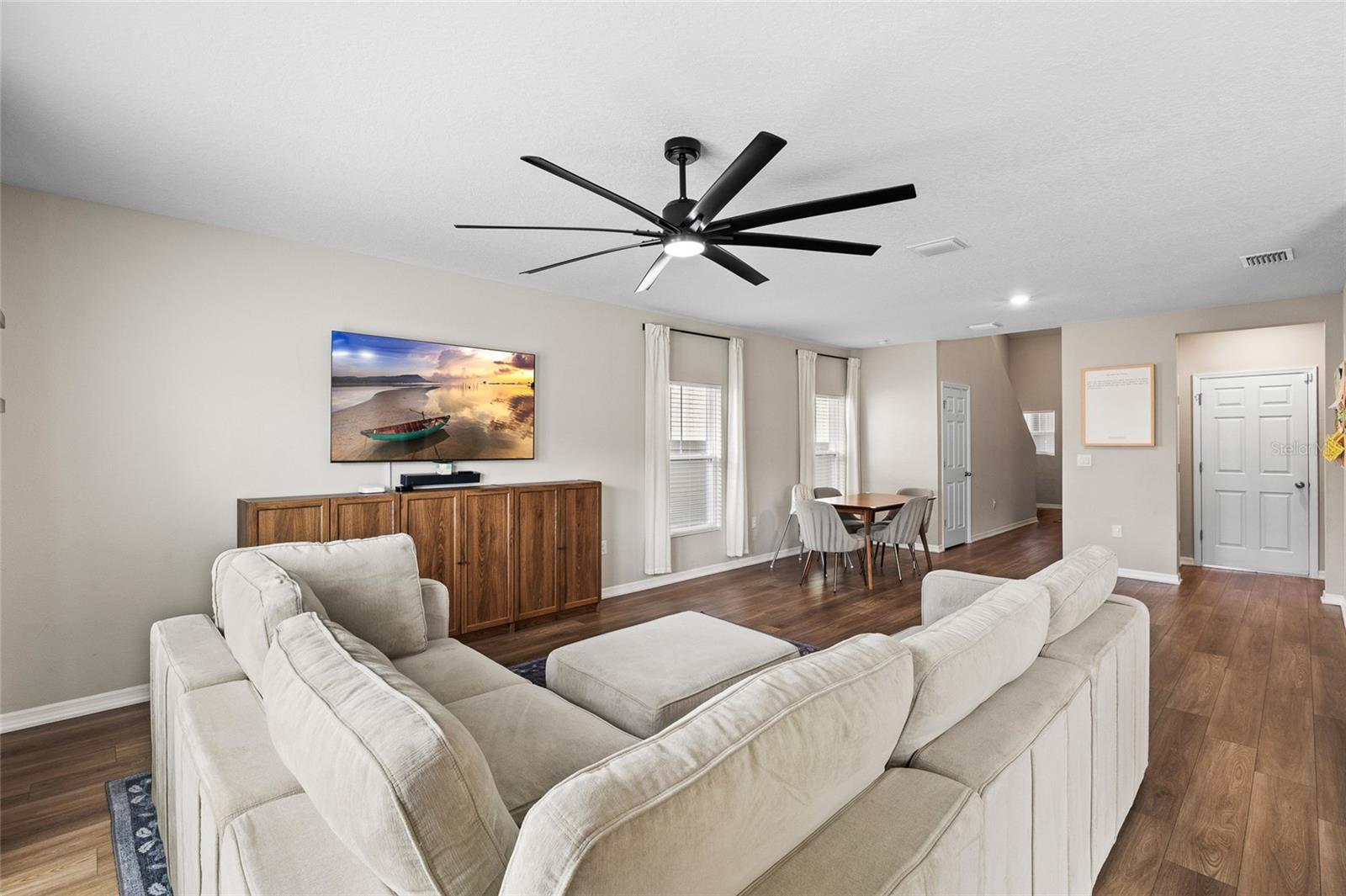 Image 10 of 45 For 12943 Camarillo Place