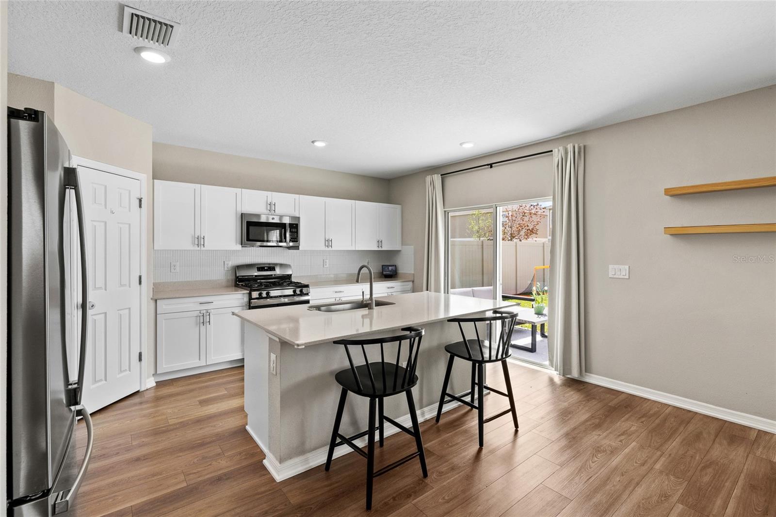 Image 12 of 45 For 12943 Camarillo Place