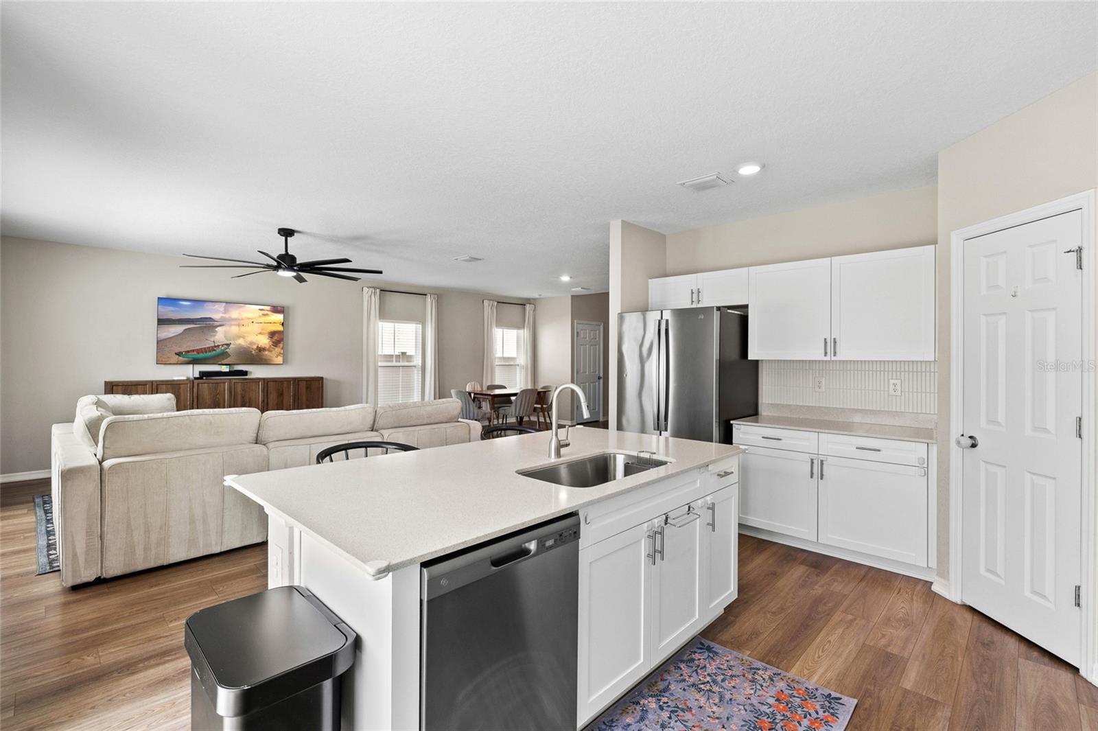 Image 13 of 45 For 12943 Camarillo Place