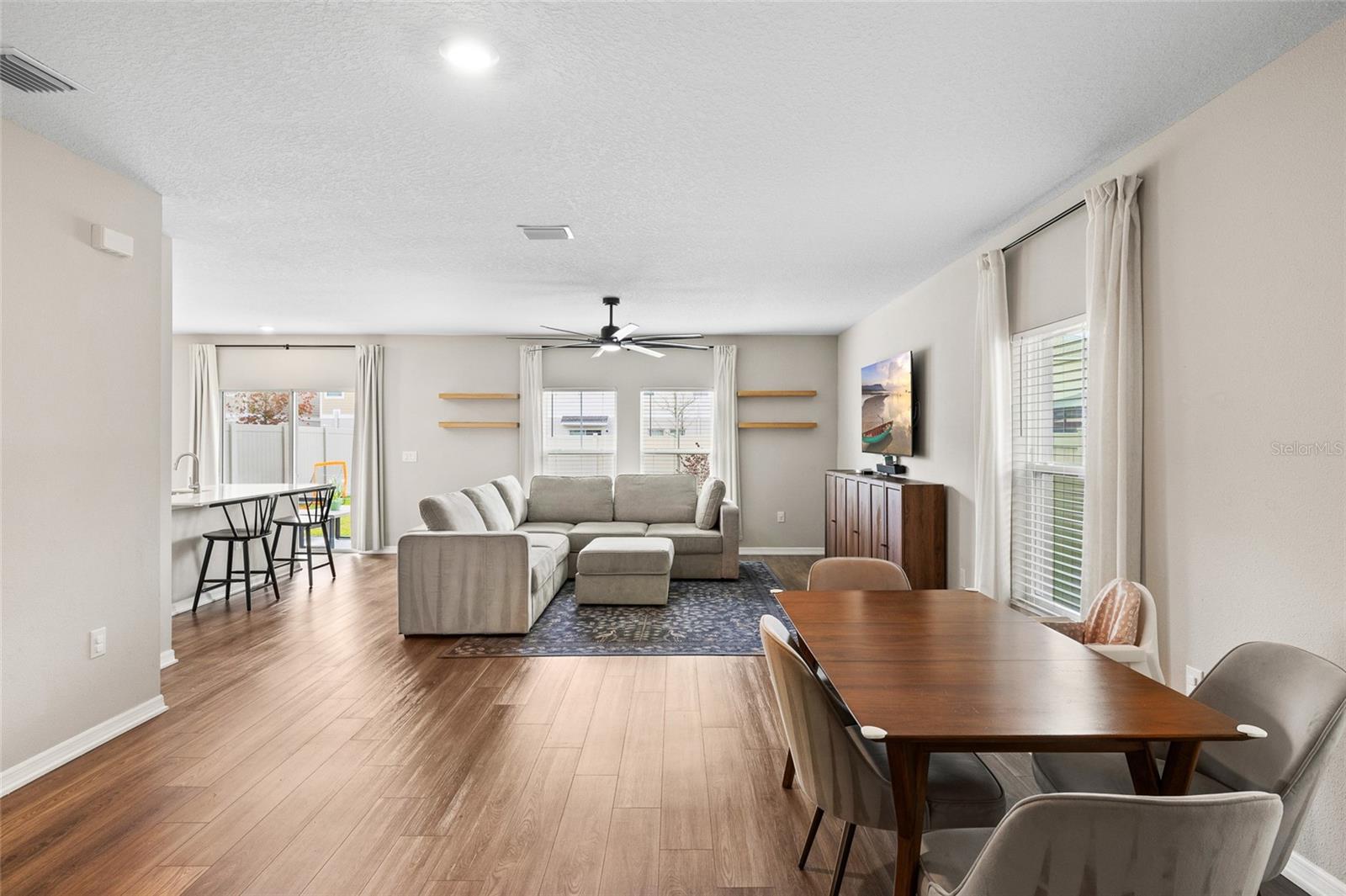 Image 15 of 45 For 12943 Camarillo Place