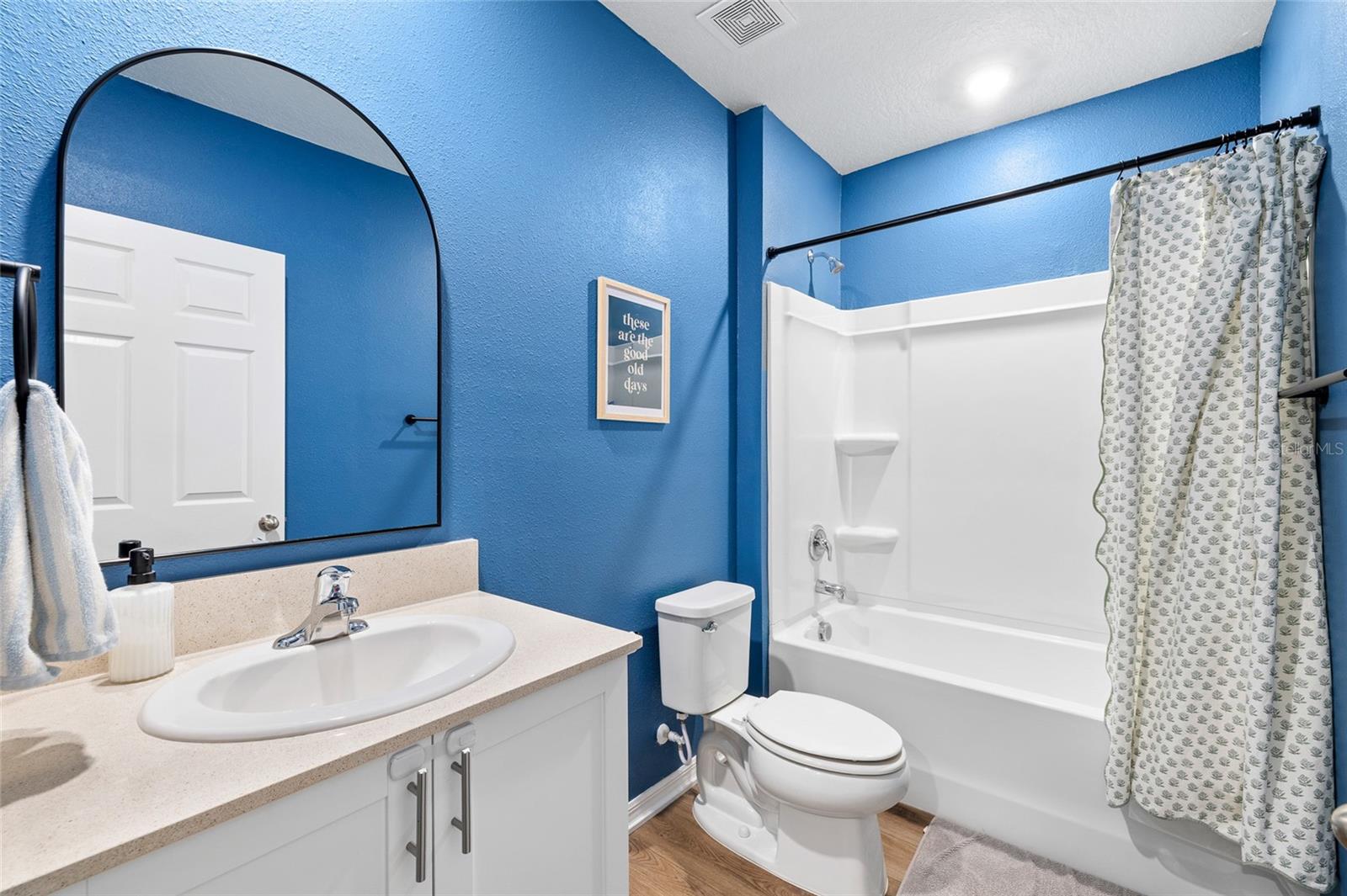 Image 18 of 45 For 12943 Camarillo Place