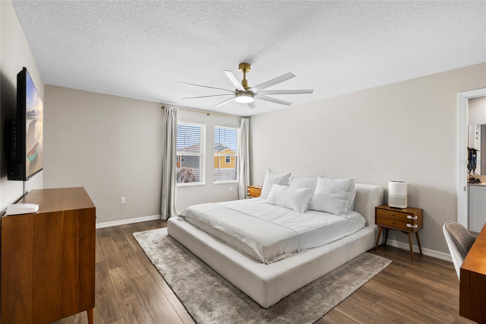 Image 23 of 45 For 12943 Camarillo Place