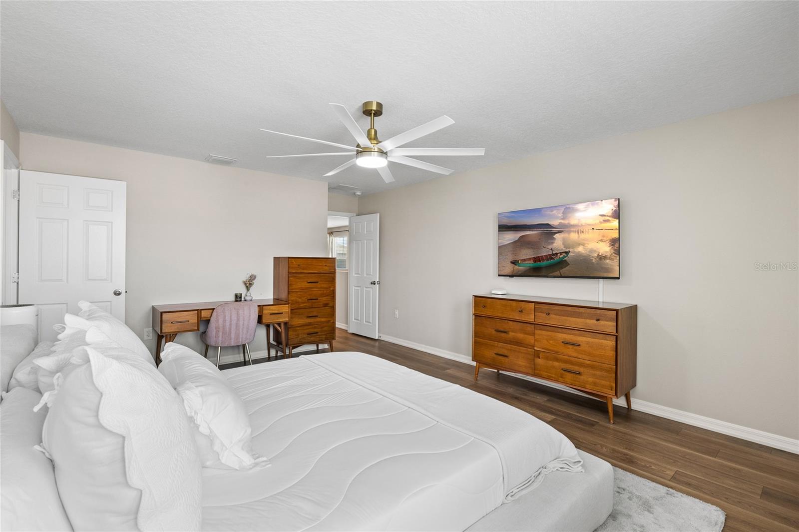 Image 24 of 45 For 12943 Camarillo Place