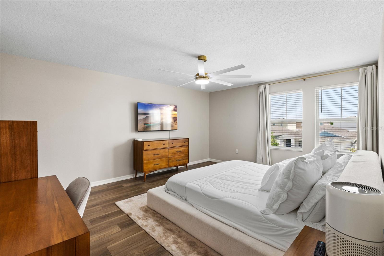 Image 25 of 45 For 12943 Camarillo Place