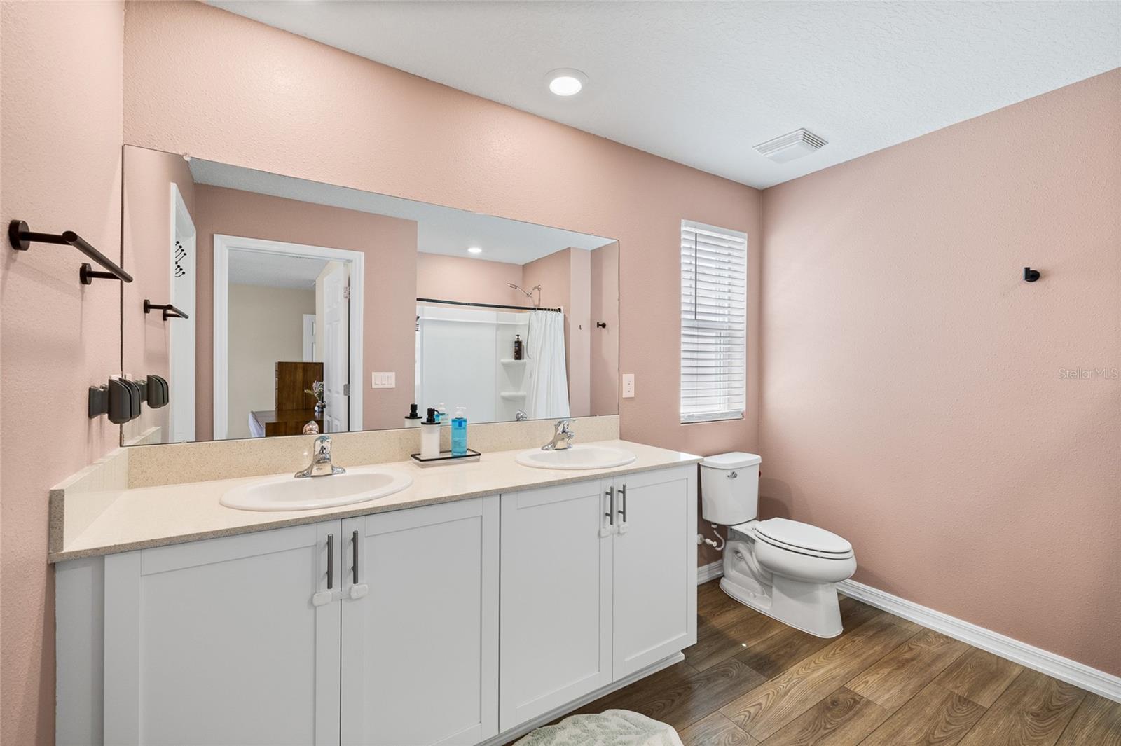 Image 26 of 45 For 12943 Camarillo Place