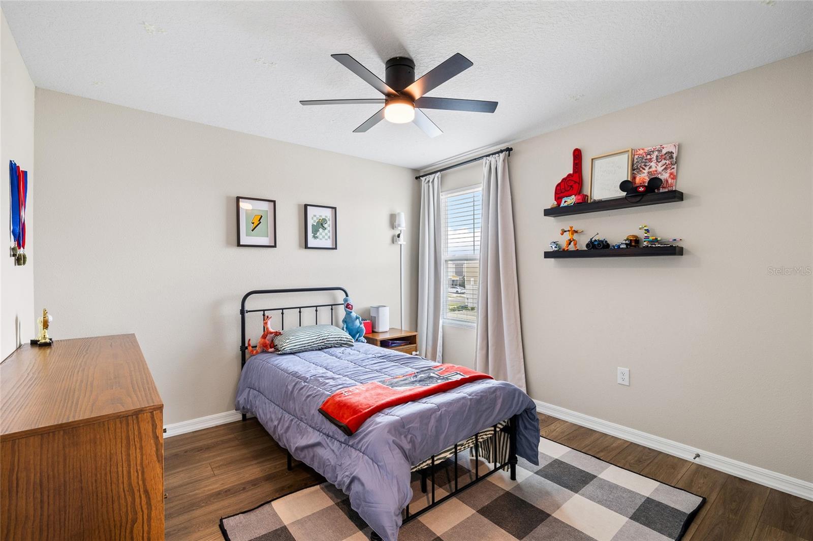 Image 31 of 45 For 12943 Camarillo Place