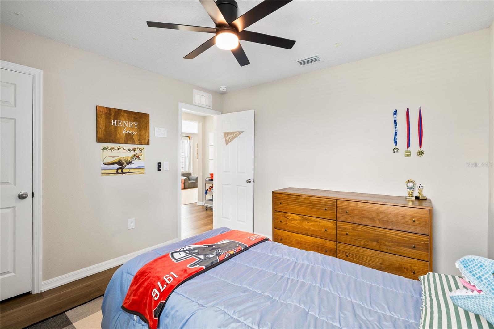 Image 32 of 45 For 12943 Camarillo Place