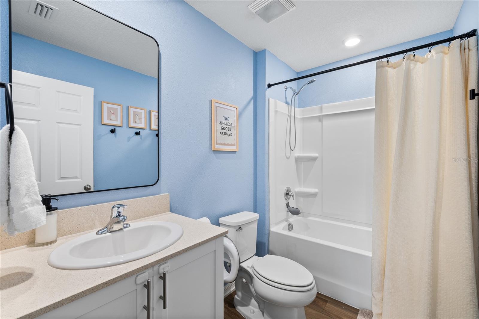 Image 33 of 45 For 12943 Camarillo Place