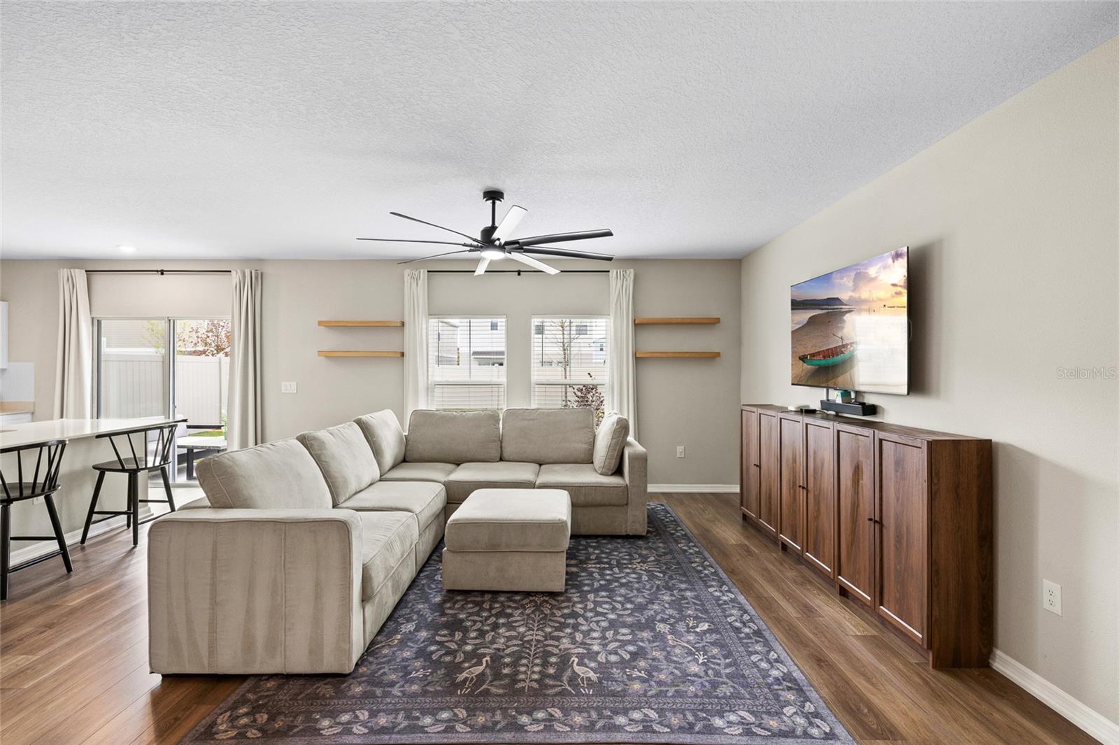 Image 8 of 45 For 12943 Camarillo Place