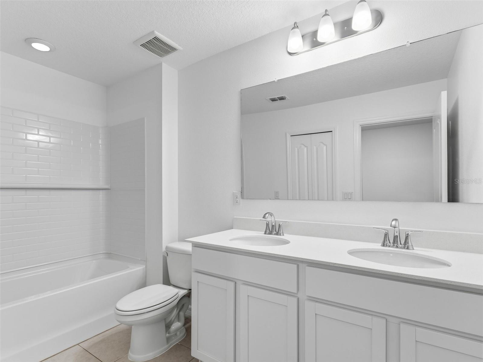 Image 23 of 50 For 32156 Pond Apple Bend