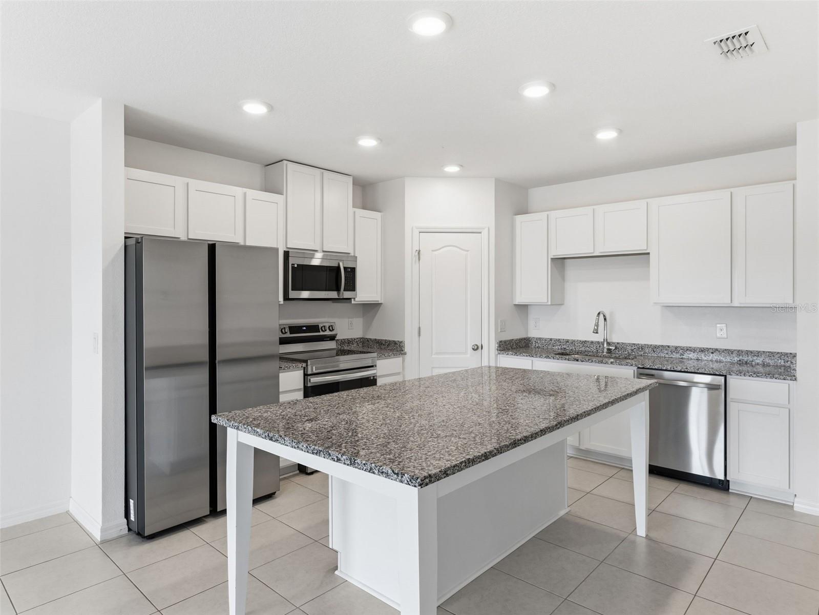 Image 5 of 50 For 32156 Pond Apple Bend