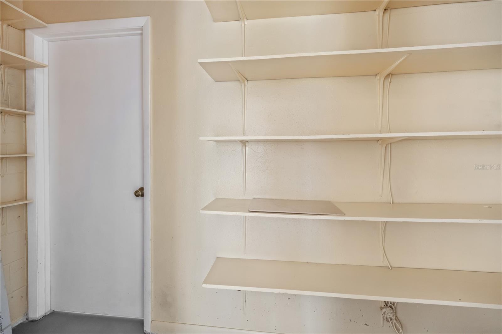 Image 10 of 23 For 7906 George Washington Lane