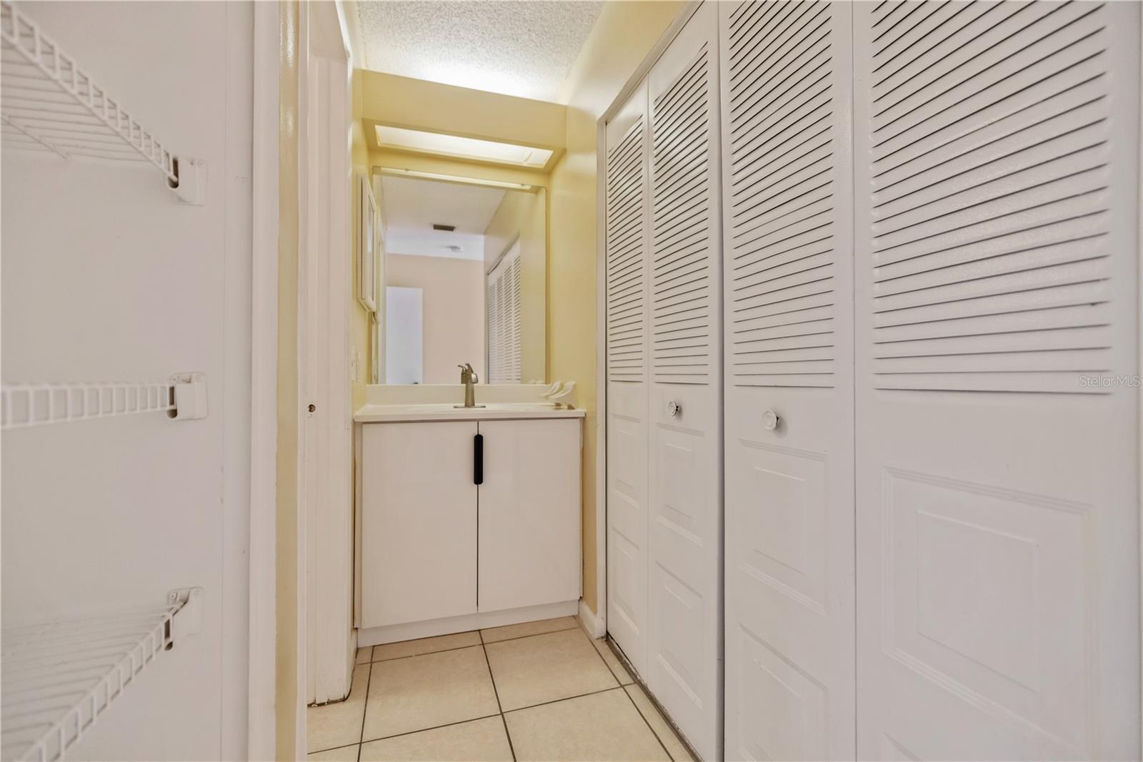 Image 13 of 23 For 7906 George Washington Lane