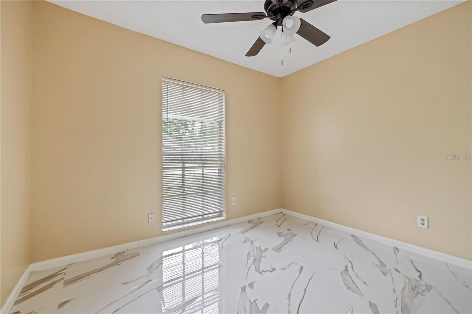 Image 15 of 23 For 7906 George Washington Lane