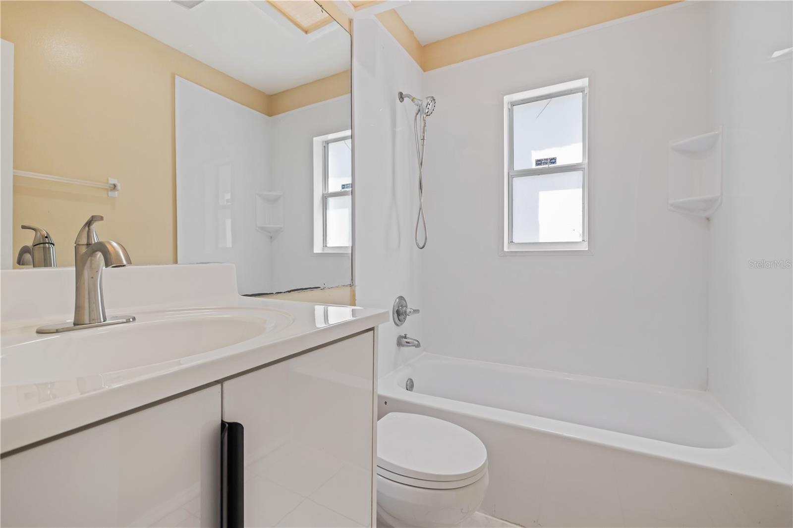 Image 17 of 23 For 7906 George Washington Lane