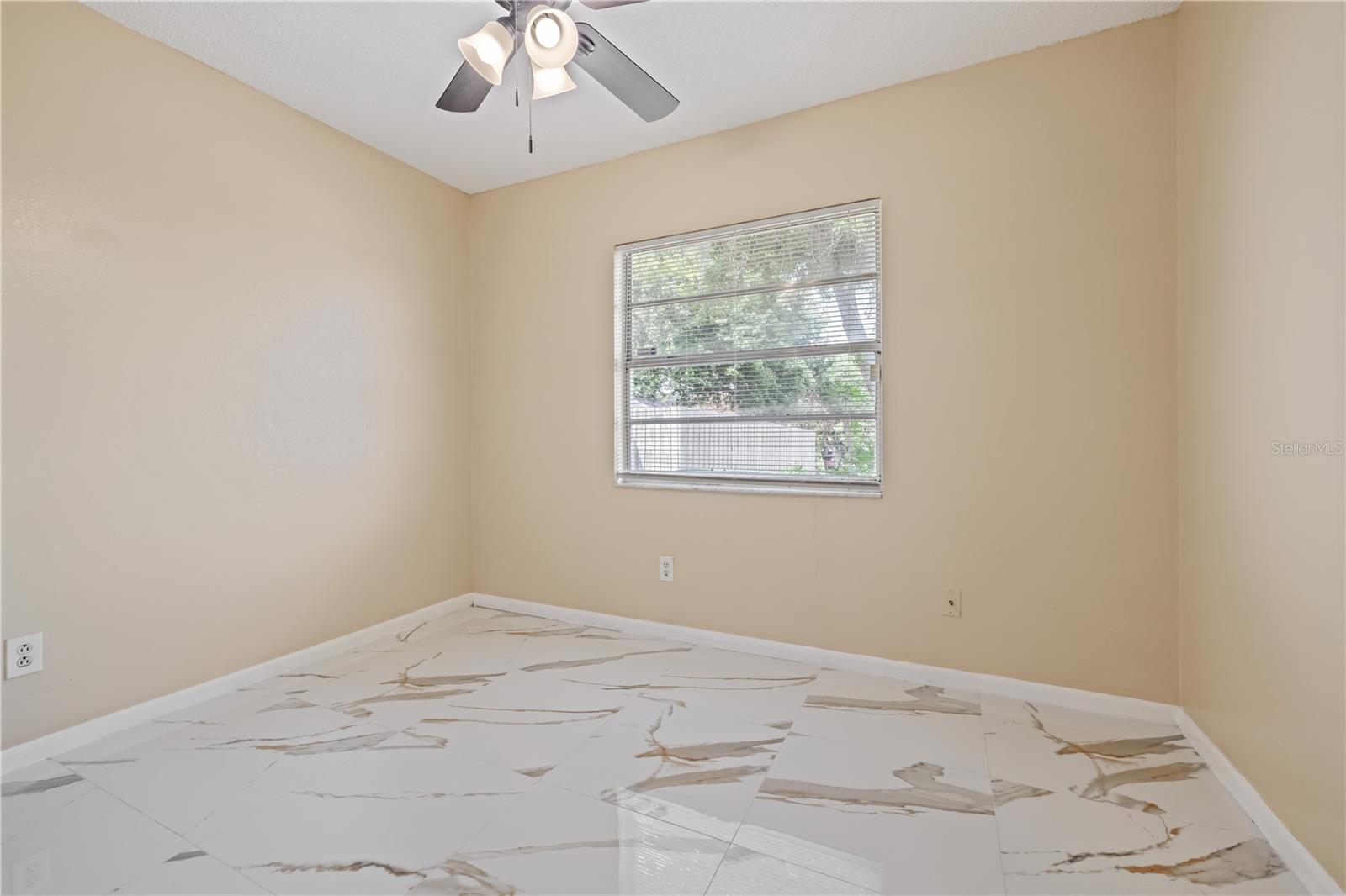 Image 18 of 23 For 7906 George Washington Lane