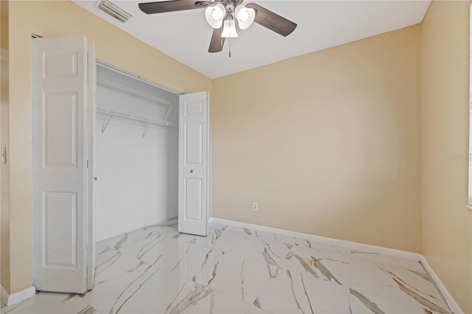 Image 19 of 23 For 7906 George Washington Lane