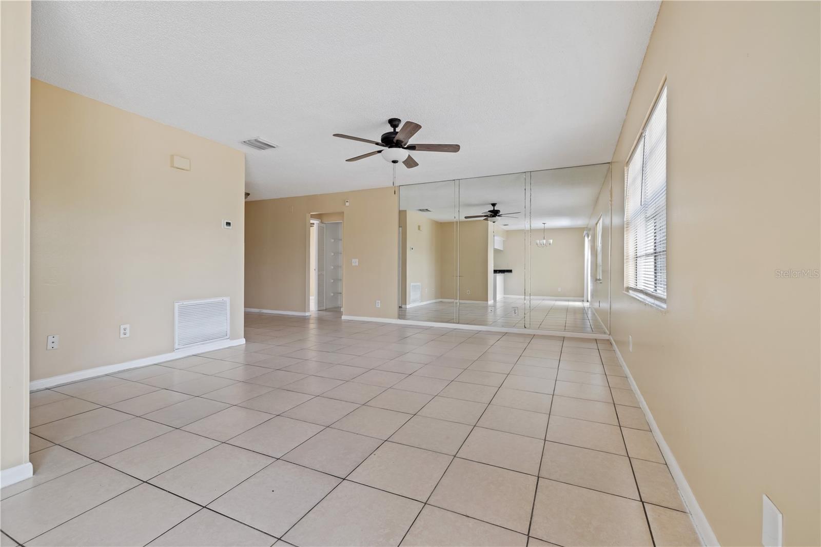 Image 3 of 23 For 7906 George Washington Lane