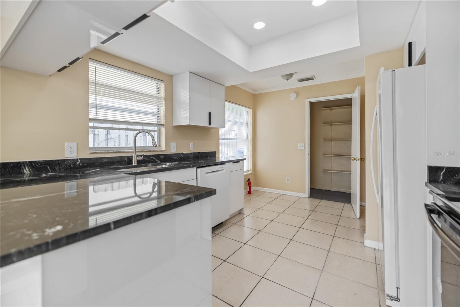 Image 6 of 23 For 7906 George Washington Lane