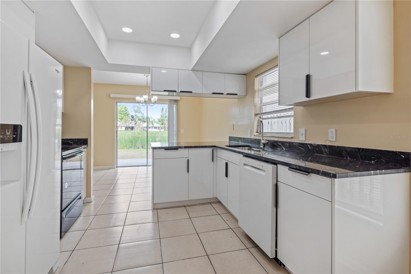 Image 9 of 23 For 7906 George Washington Lane