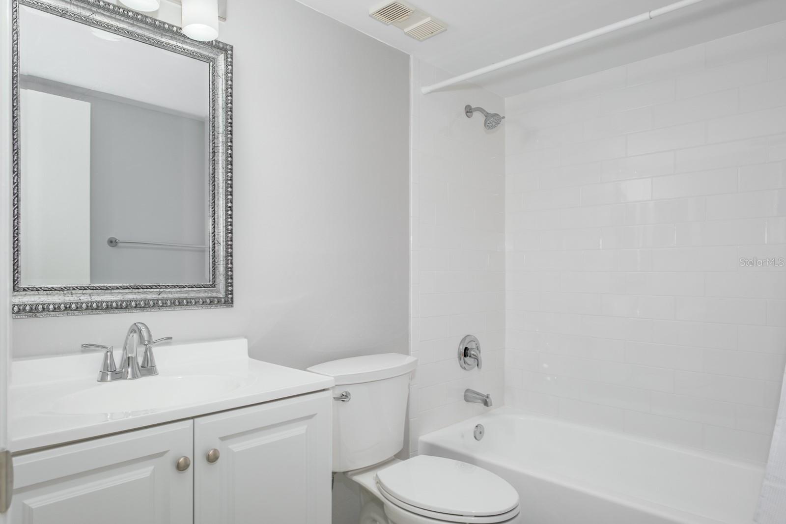 Image 28 of 43 For 3166 Lake Pine Way S E3