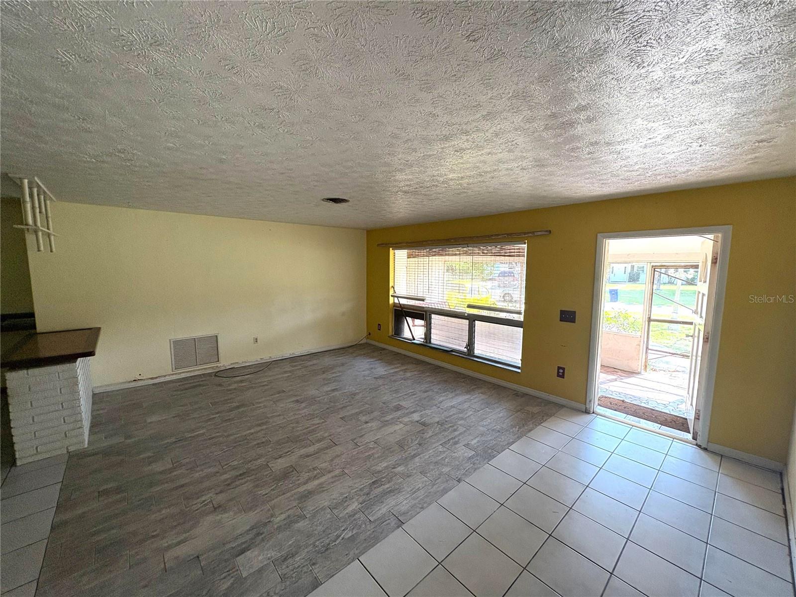 Image 3 of 25 For 1799 Lake Circle