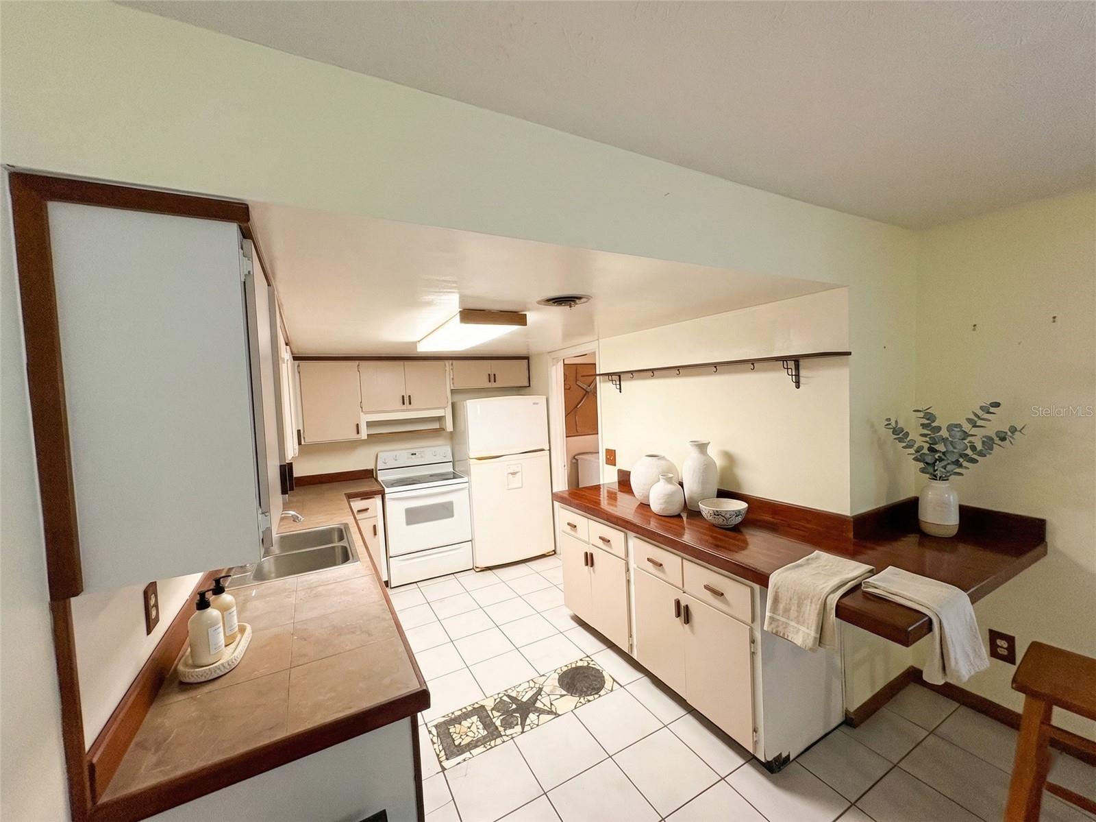 Image 6 of 25 For 1799 Lake Circle